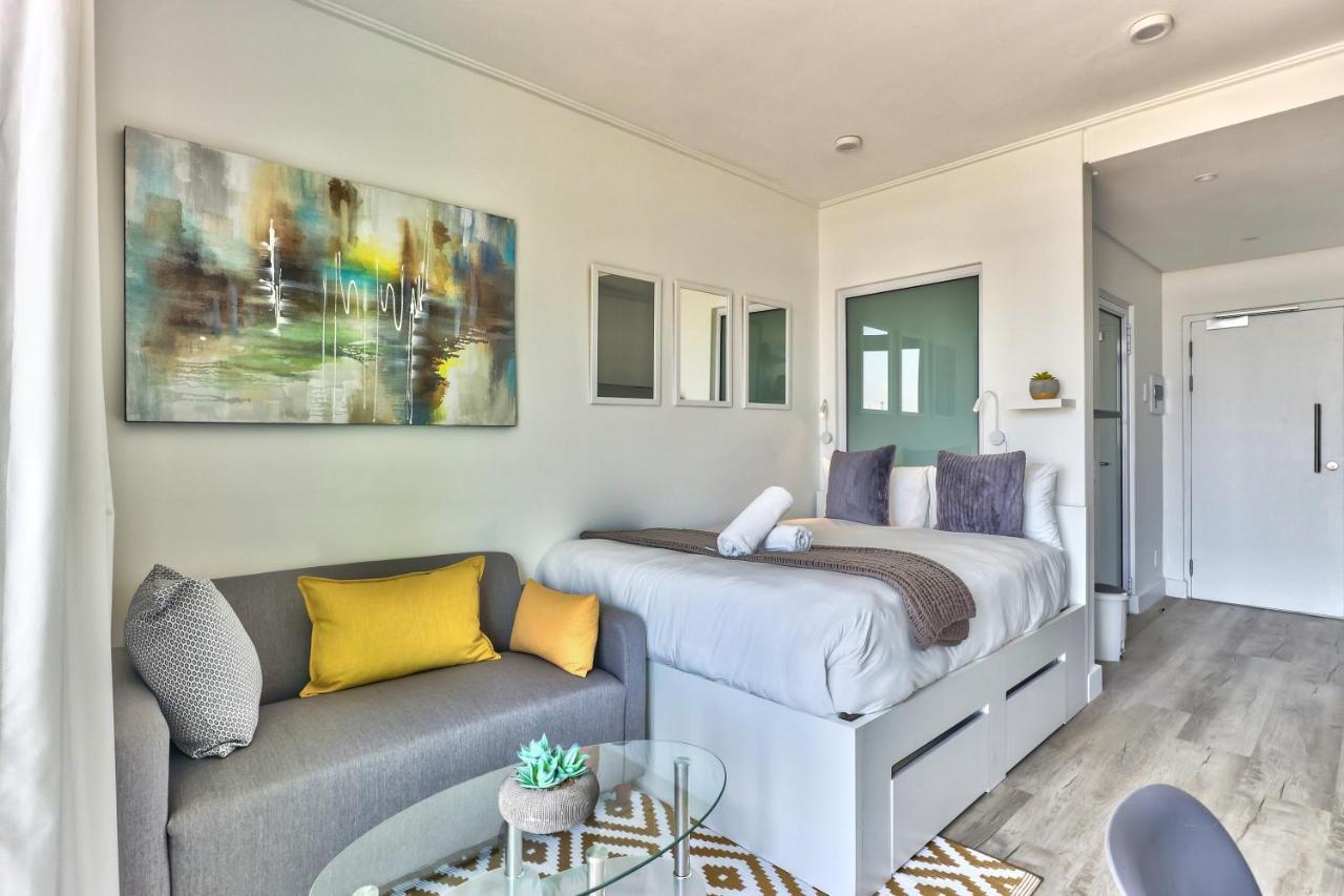 Apartment 706 1onalbert