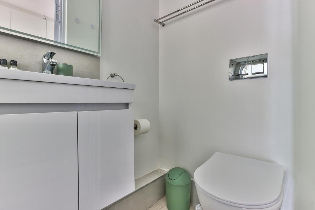 Apartment 706 1onalbert